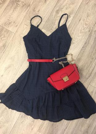 Платье с открытой спиной