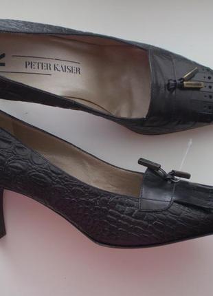 Нові жіночі шкіряні туфлі peter kaiser 41р. коричневі, шкіра