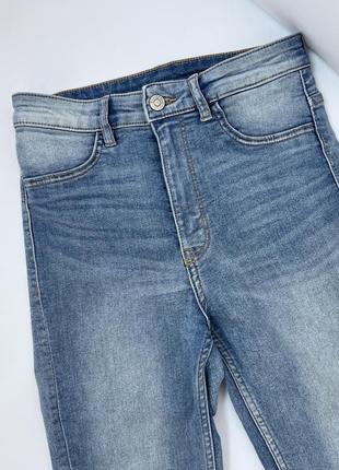 Голубі джинси