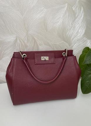 Жіноча сумка бордового кольору