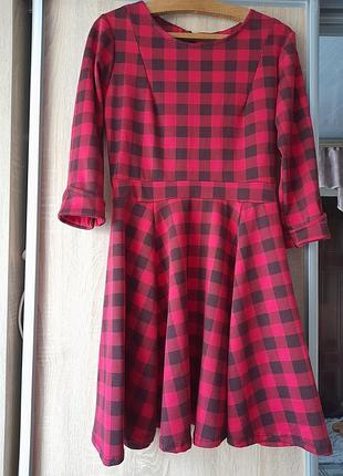 Плаття в клітинку
