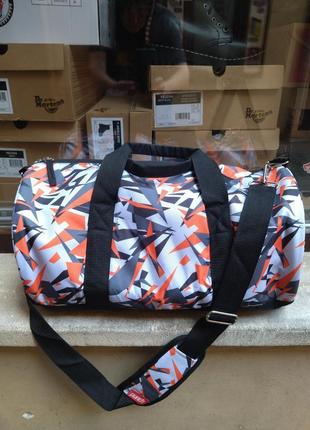 Класна спортивна сумка