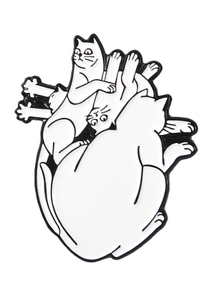 Значок серце з котів (пластик) 2