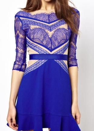 Шикарное синее платье мини с кружевом
