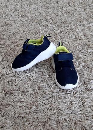 Легенькі кросівки, кросівки primark 22 розміру.