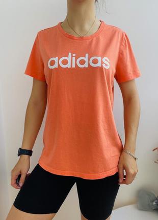 Спортивна футболка adidas