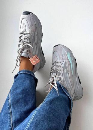 Стильные женские кроссовки adidas yeezy boost 700 v2 grey stockx серые с рефлективными вставками