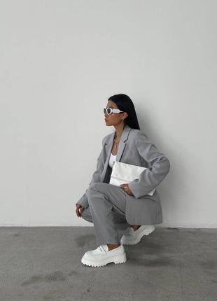 Брючний костюм