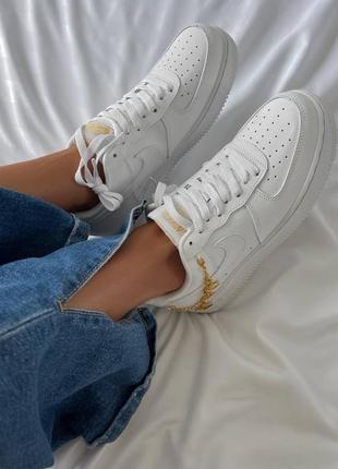 Нереальные женские кроссовки nike af 1 low lucky charms stockx белые с цепочкой4 фото