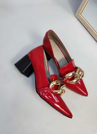 Туфли из натуральной итальянской кожи лак красные с цепочкой9 фото