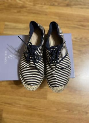 Еспадрильї, сліпони, мокасини zara