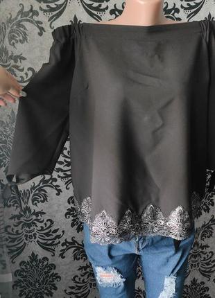 Блуза зі спущеними плечами2 фото