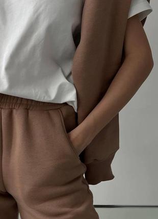 Спортивний костюм жіночий мокко штани джогеры і худі кофта з капюшоном і з кишенею стильний трендовий на флісі універсальний однотонний3 фото