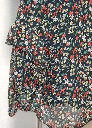 Легка сукня з квітами5 фото