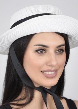 Сонцезахисний капелюх жіночий канотьє білий з чорною стрічкою коко
