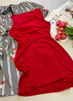 Червона сукня міні із вирізом на талії7 фото