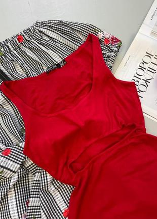 Червона сукня міні із вирізом на талії8 фото