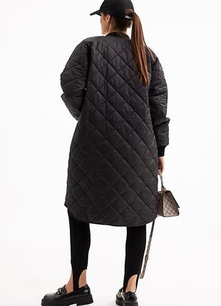 Куртка женская стеганая длинная осеняя трендовая черная modna kazka mkar46607-18 фото