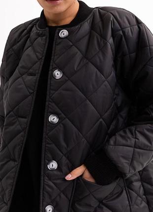 Куртка женская стеганая длинная осеняя трендовая черная modna kazka mkar46607-17 фото