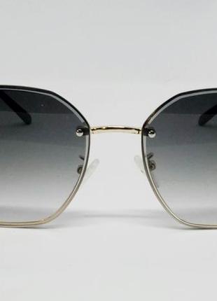 Женские модные солнцезащитные очки темно серый градиент в золотой оправе2 фото