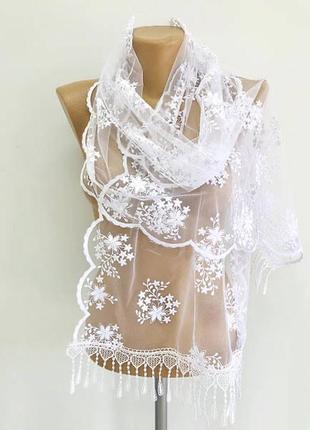 Ніжний білий шарф весілля