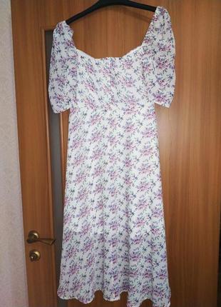 Сукня в квітковому принті4 фото
