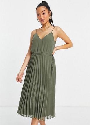 Сукня на тоненьких шлейках