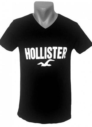 Черная футболка с белой надписью hollister