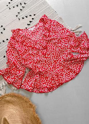 Червона жіноча блуза в квітковий принт