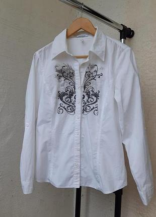 Белая рубашка с узором германия