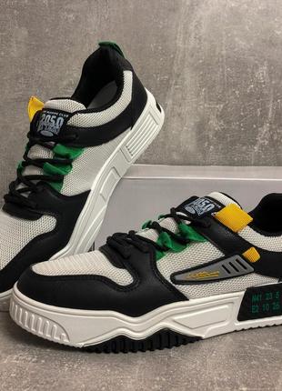 Кросівки на осінь