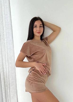 Женская плюшевая теплая пижама s-m l-xl (42-44 46-48)домашний велюровый комплект бежевая футболка+шорты