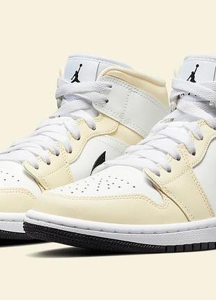 Популярні джордани !!! кросівки кеди nike air jordan 1 mid coconut milk w bq6472-121