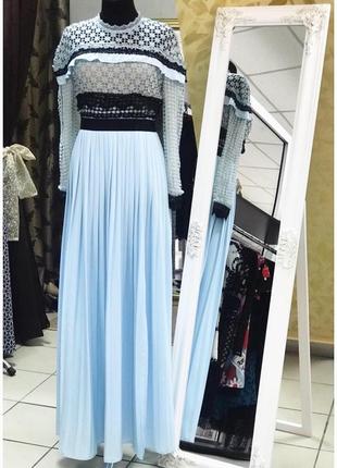 Шикарна сукня небесного кольору