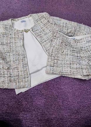 Якісний, стильний, вишуканий костюм