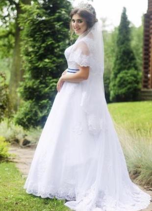 Велільне плаття з шлейфом/шикарне весільне плаття