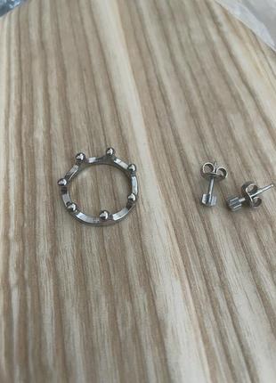 Кольцо в форме короны серебристое, сережки гвоздики пусеты в подарок