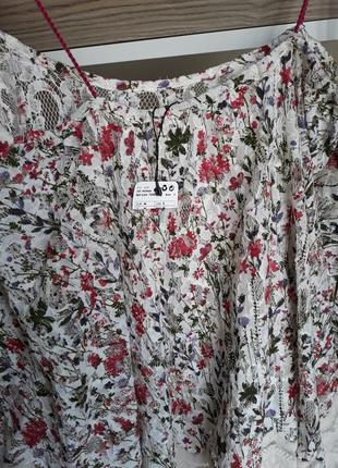 Класний новий топ в квітковий принт від mango