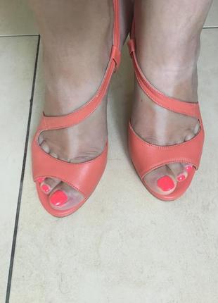 Босоножки 37р