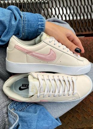 Nike blazer low beige/pink новинка жіночі персикові пудрові бежеві кросівки найк блейзер весна літо осінь женские кроссовки пудра беж персиковые