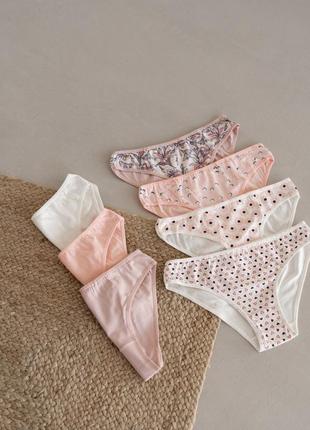 Набір жіночих трусиків тижневок