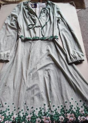 Вінтажне ніжне плаття