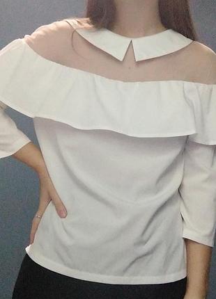 Блузка блуза біла з рюшами