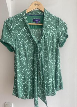 Трендова блузка з коротким рукавом в горох