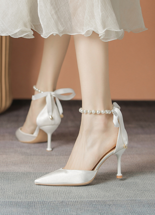 Весільні туфлі с перлами