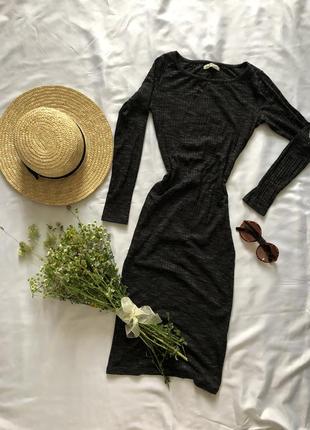 Облягаюча сукня bershka