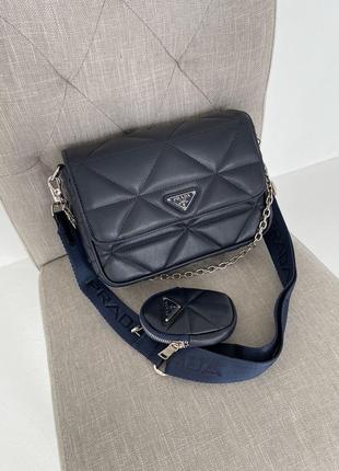 Женская сумка прада синяя prada re-nylon padded shoulder dark blue