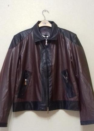 Куртка з еко шкіри коричнева, з чорними вставками розмір xl - xxl