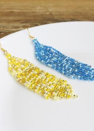 Асиметричні сережки з бісеру у кольорах прапора україни3 фото