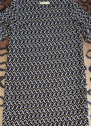 Платье прямого кроя